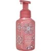 Brand new 🧨 Bath & Body Works Snow Beautiful Decor Foaming Soap Strawberry Snowflakes 😉
